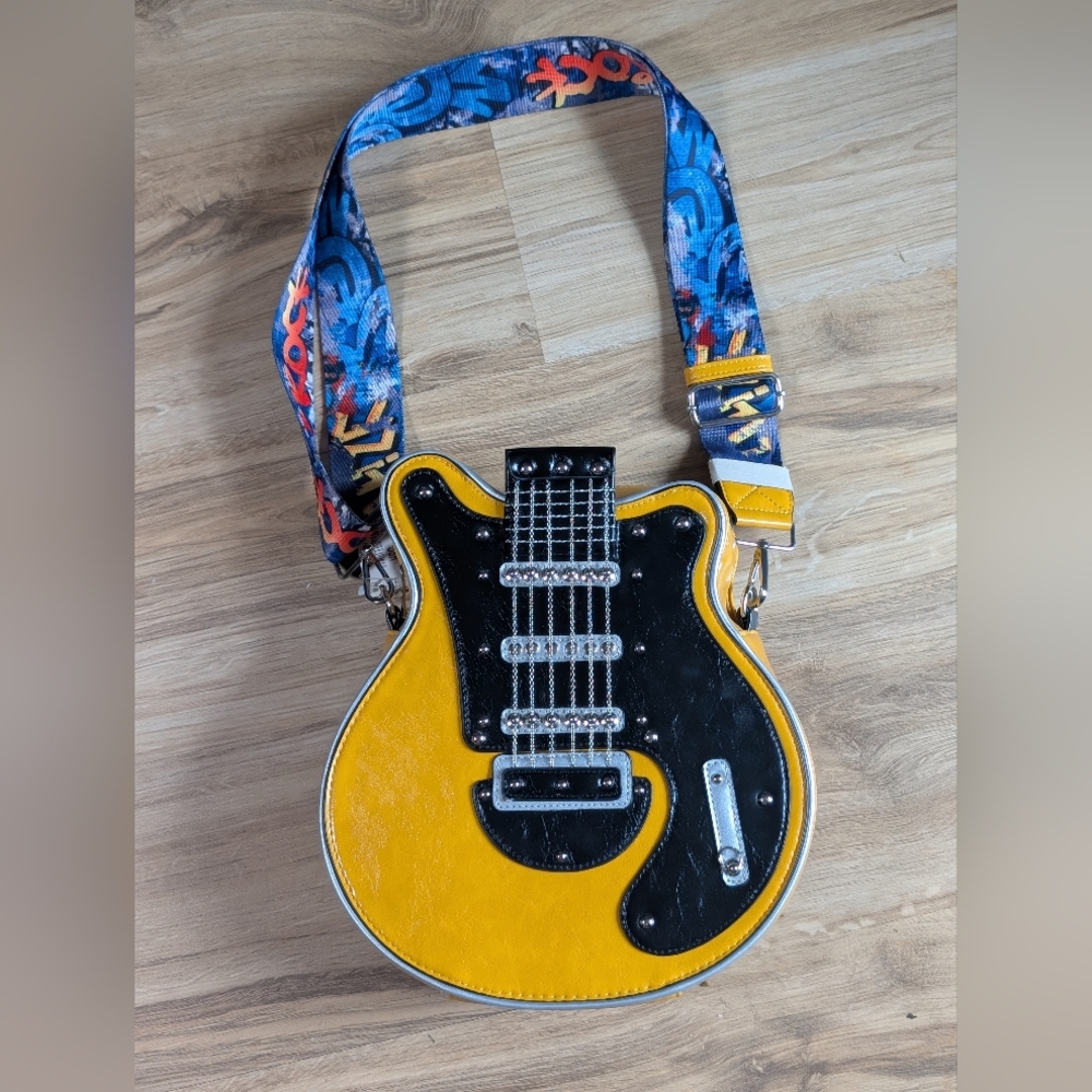 NWT Rockin’ Guitar  Shaped Crossbody Bag 🎸🎸